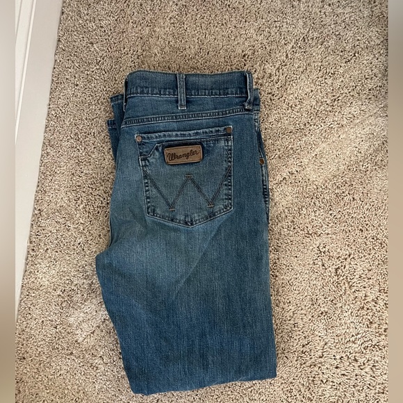 Men’s Wrangler Jeans - Picture 2 of 3